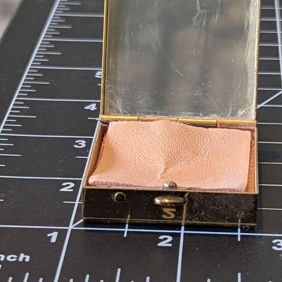 Floral Compact Setting Powder - Picture 3 of 3